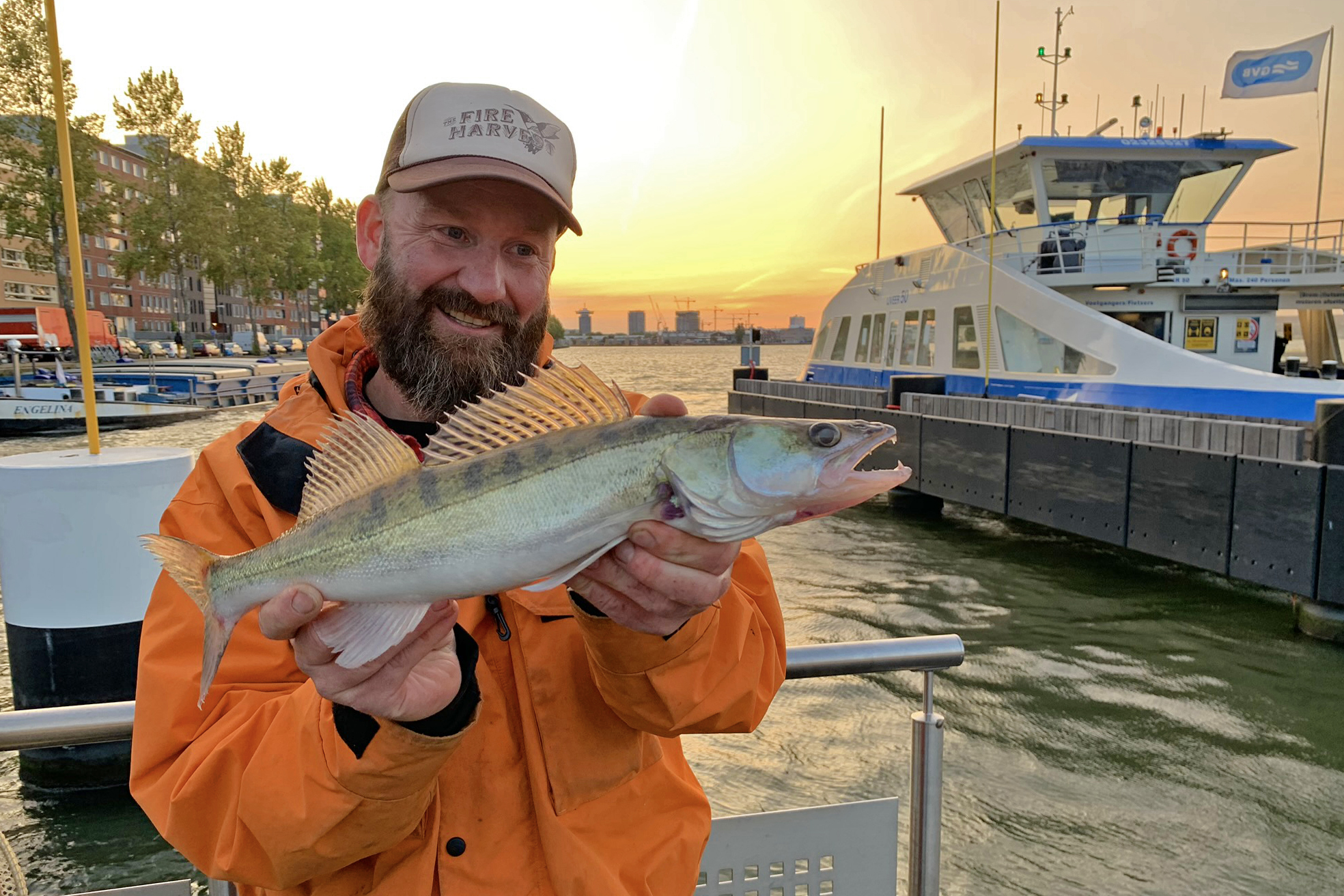 Sportvisserij MidWest Nederland - jij wat vissen met een mens doet?