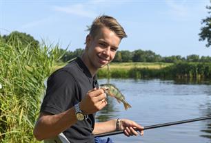 Baarsvissen en BBQ voor de jeugd