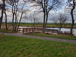 Nieuwe mindervalide steiger aan kanaal Alkmaar-Kolhorn 