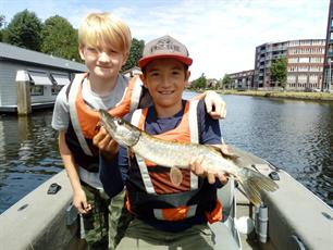 Roofvisdag uit bootjes voor de jeugd