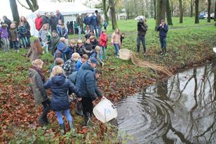 Visserijkundig onderzoek Utrecht trekt bekijks